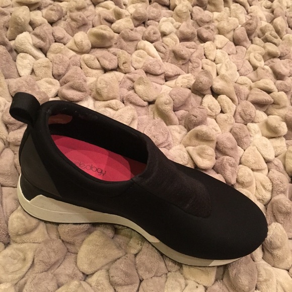 Ideology sneakers. Very comfortable. Memory foam - Picture 8 of 8